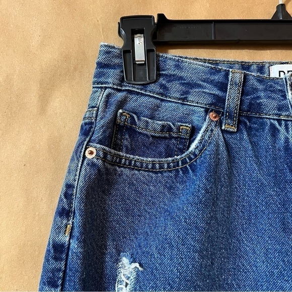 Urban Outfitters | BDG Mom High Rise Jeans Destroyed Medium Wash Denim Size 26 - Picture 4 of 13